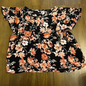 Cute top with flowers